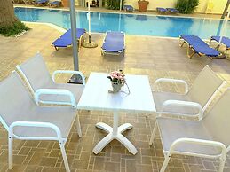 Kassavetis Center - Hotel Studios & Apartments