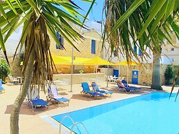 Kassavetis Center - Hotel Studios & Apartments