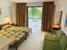 Kassavetis Center - Hotel Studios & Apartments