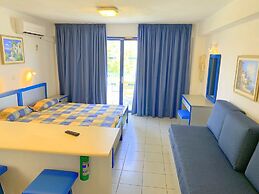 Kassavetis Center - Hotel Studios & Apartments