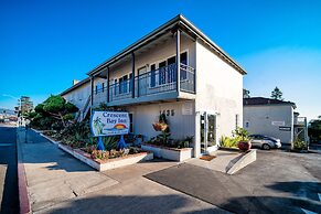 Crescent Bay Inn