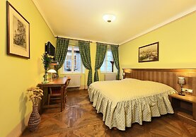 Depandance Edward Kelly