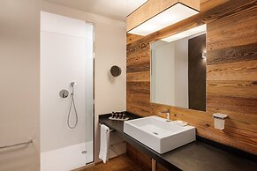 Montana Lodge & Spa, by R Collection Hotels