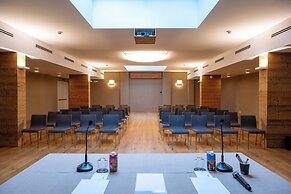 Montana Lodge & Spa, by R Collection Hotels