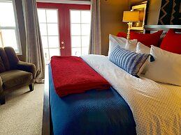 Ocean House Inn & Condos