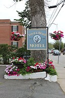 Town & Beach Motel