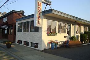 Town & Beach Motel