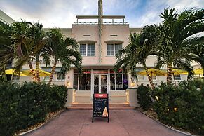 Beds n' Drinks Hostel