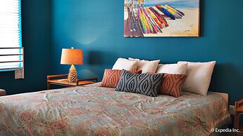 Beds n' Drinks Hostel