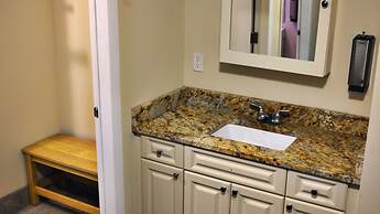 Beds n' Drinks Hostel