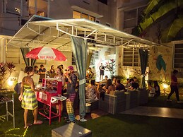 Beds n' Drinks Hostel