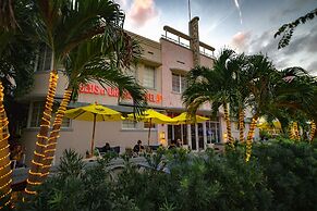 Beds n' Drinks Hostel