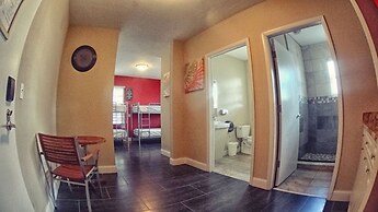 Beds n' Drinks Hostel