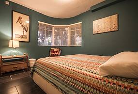 Beds n' Drinks Hostel