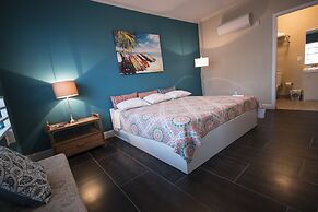 Beds n' Drinks Hostel