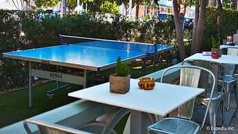 Beds n' Drinks Hostel