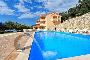 Lastura Aparthotel & Mobile Homes