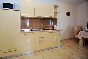 Lastura Aparthotel & Mobile Homes