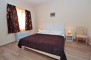 Lastura Aparthotel & Mobile Homes