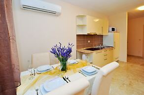 Lastura Aparthotel & Mobile Homes