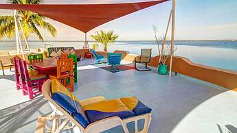 Casa Kootenay Waterfront BnB