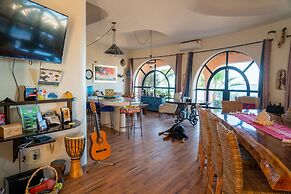 Casa Kootenay Waterfront BnB