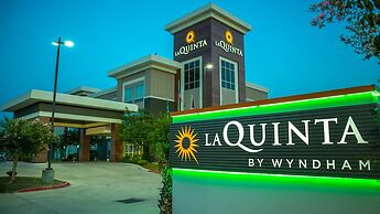 La Quinta Inn & Suites by Wyndham Karnes City - Kenedy