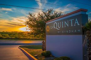 La Quinta Inn & Suites by Wyndham Karnes City - Kenedy