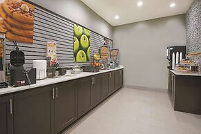 La Quinta Inn & Suites by Wyndham Fort Worth West - I-30