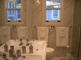 Vineyard Villa Bed & Breakfast