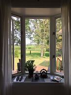 Vineyard Villa Bed & Breakfast