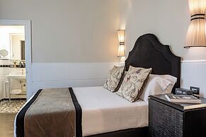 The Independent Suites