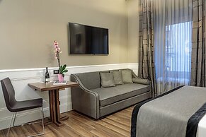 The Independent Suites