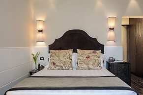 The Independent Suites