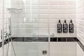 The Independent Suites