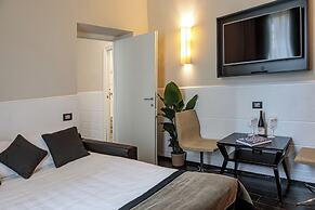 The Independent Suites