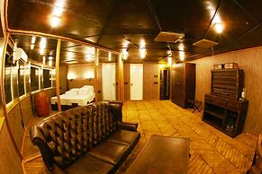 Vintage Luxury Yacht Hotel