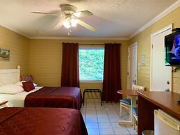 Lakeside Inn and Cafe