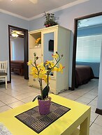 Lakeside Inn and Cafe