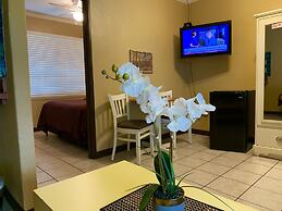 Lakeside Inn and Cafe