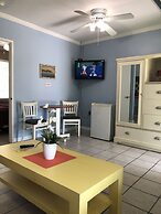 Lakeside Inn and Cafe