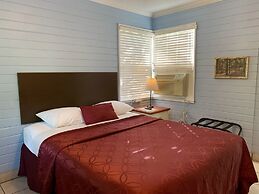 Lakeside Inn and Cafe