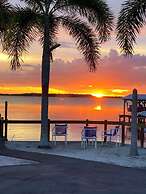 Lakeside Inn and Cafe