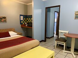 Lakeside Inn and Cafe