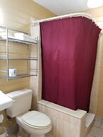 Lakeside Inn and Cafe