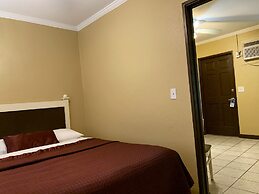 Lakeside Inn and Cafe