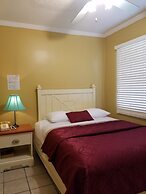 Lakeside Inn and Cafe