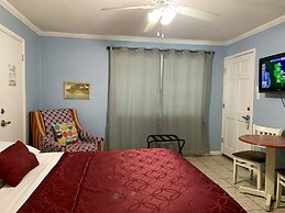 Lakeside Inn and Cafe