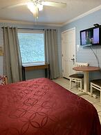 Lakeside Inn and Cafe