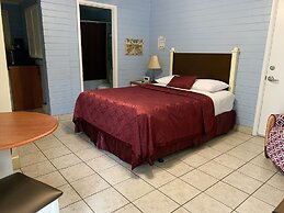 Lakeside Inn and Cafe